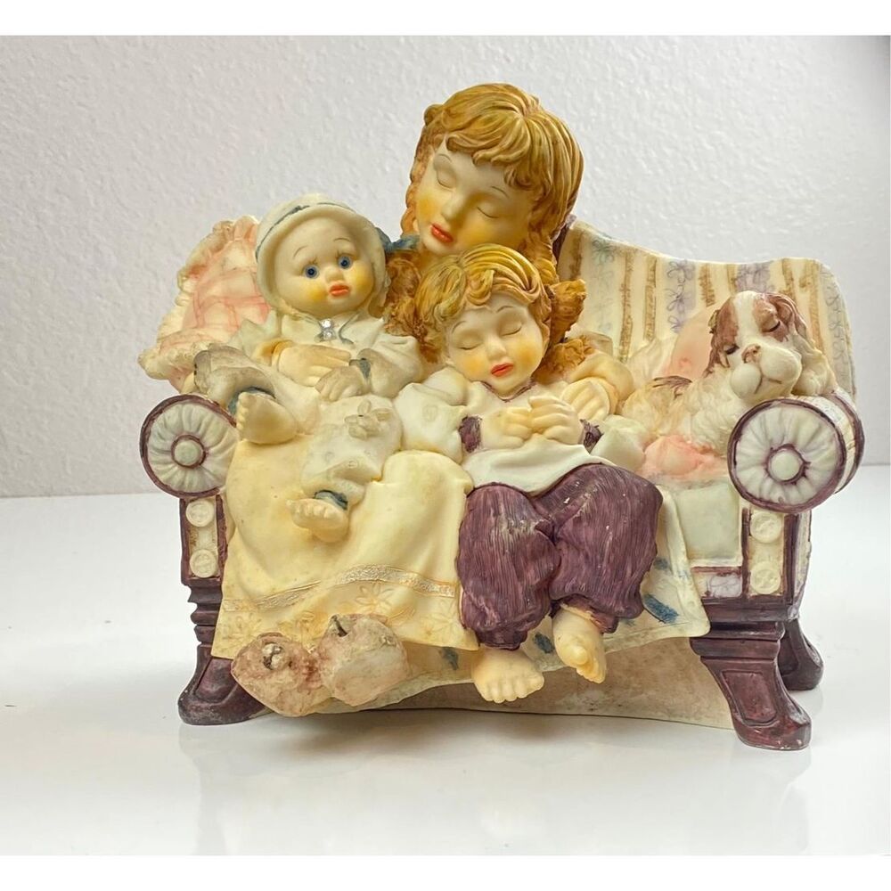 Vintage Mother Sleeping w/ Children & Dog on the Couch Figurine Resin Rare BE202